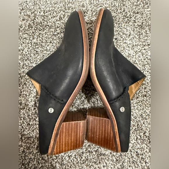 UGG Lovisa women's slip on black leather mule clogs, size 7 - Picture 11 of 13